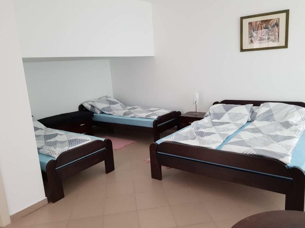 Sobe Emilija Hotel Veliko Gradište Kültér fotó