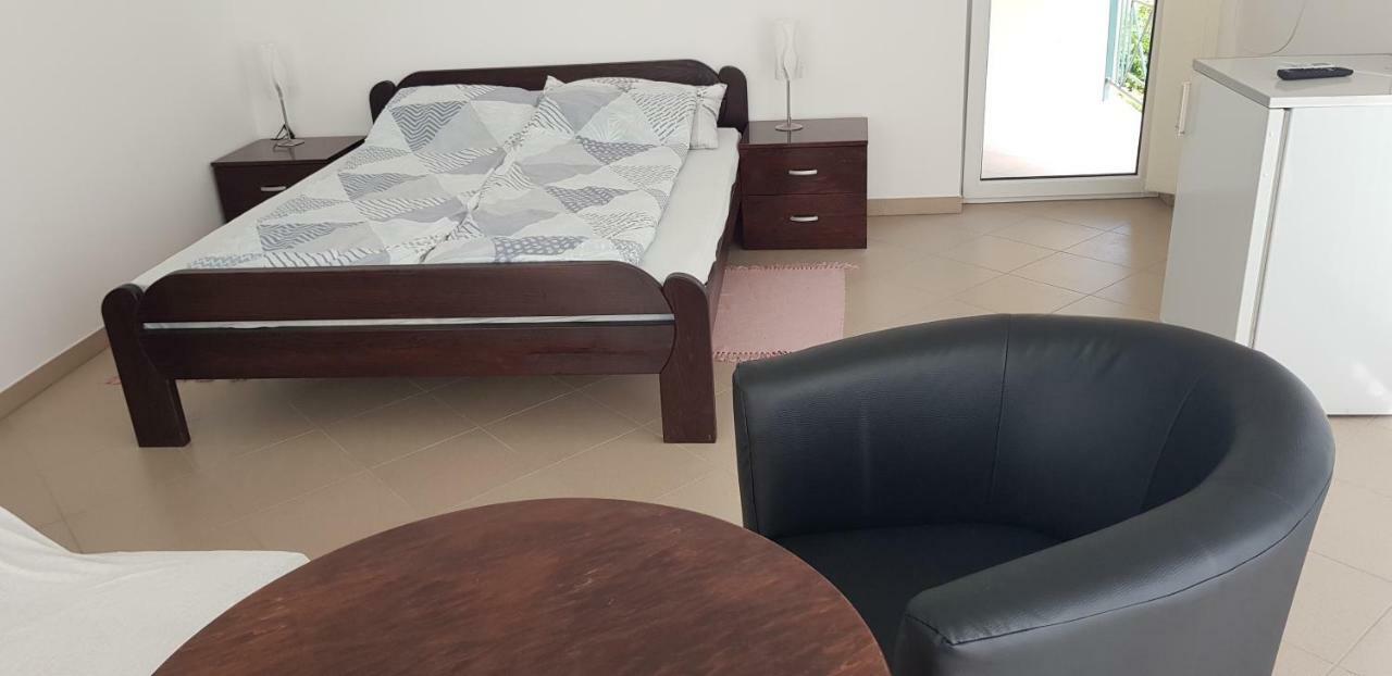 Sobe Emilija Hotel Veliko Gradište Kültér fotó